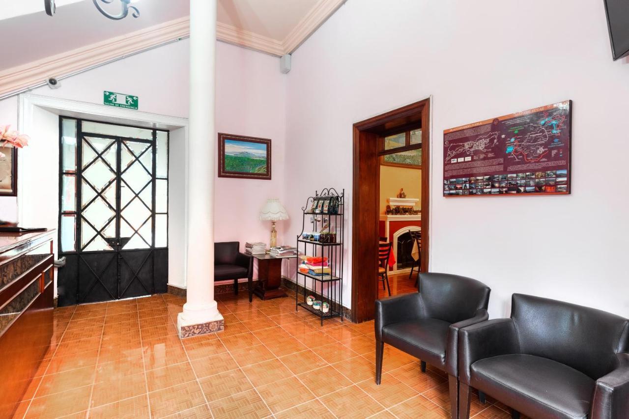 Capital O Casa Real Hotel Huauchinango Exterior photo